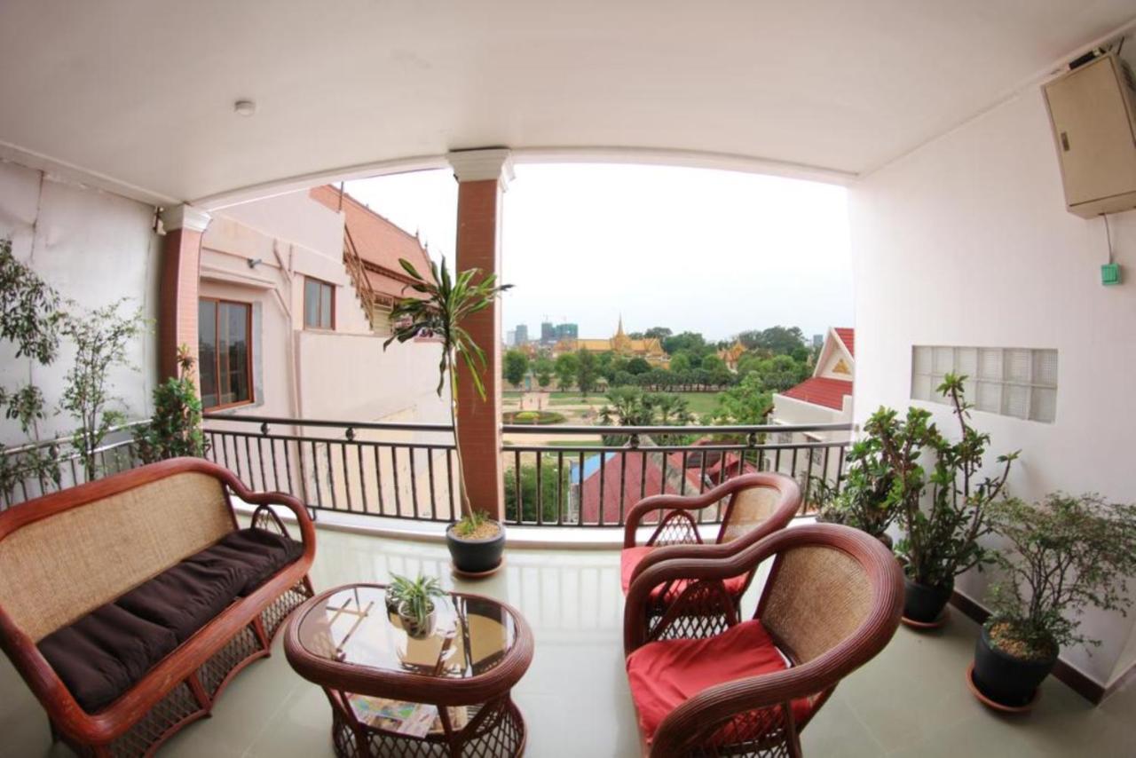 Rs Central Apartments - 200M To Royal Palace Phnom Pen Exterior foto