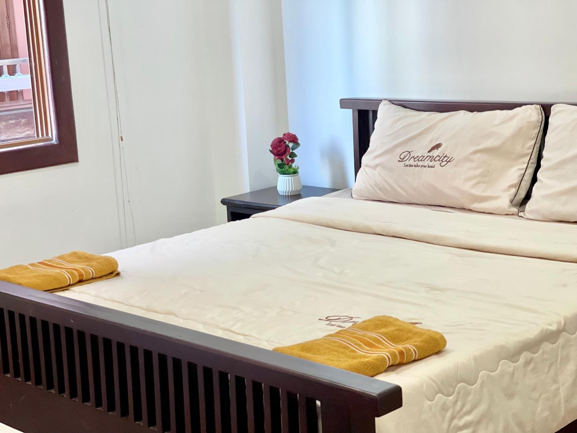 Rs Central Apartments - 200M To Royal Palace Phnom Pen Exterior foto